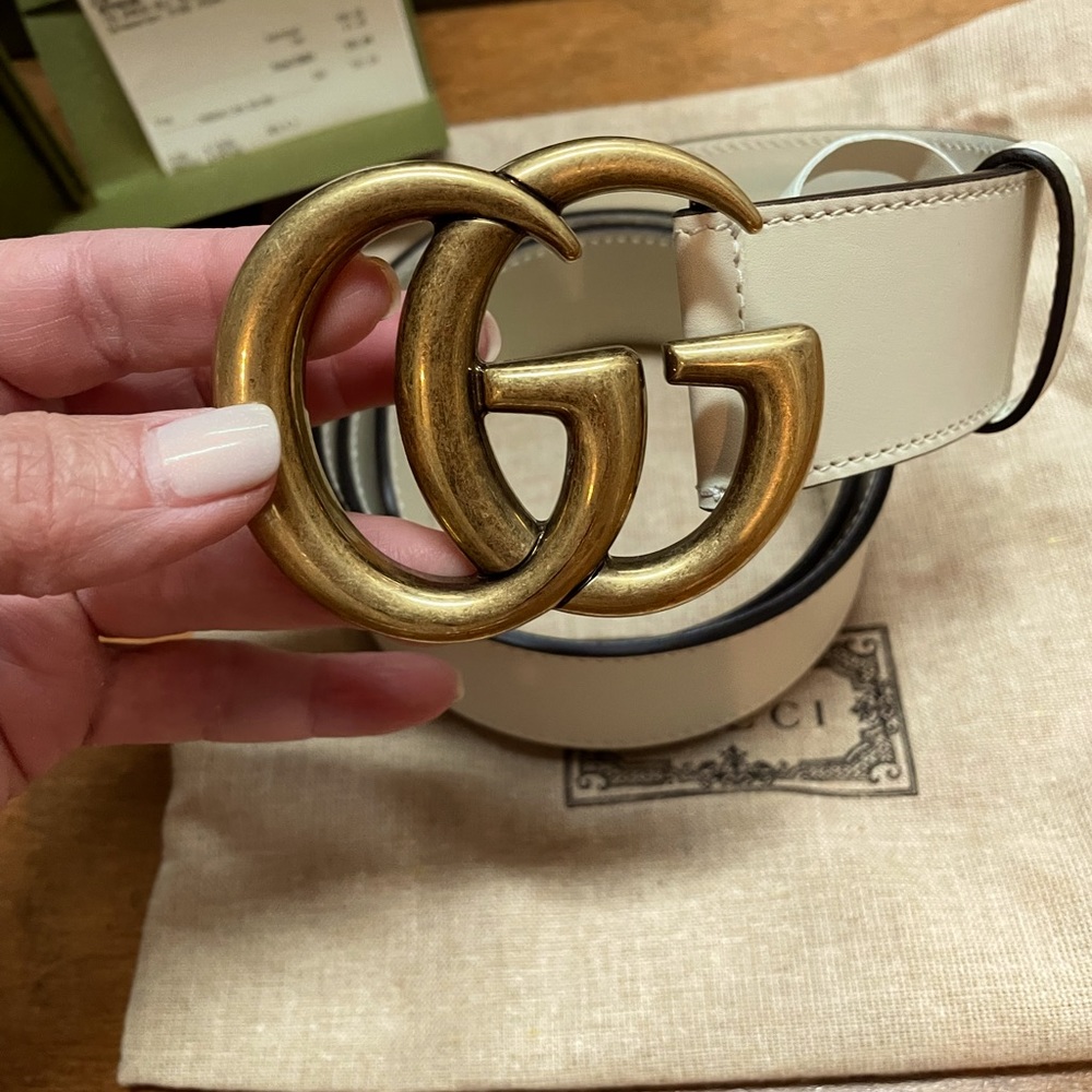 AUTHENTIC Gucci Leather belt with Double G buckle